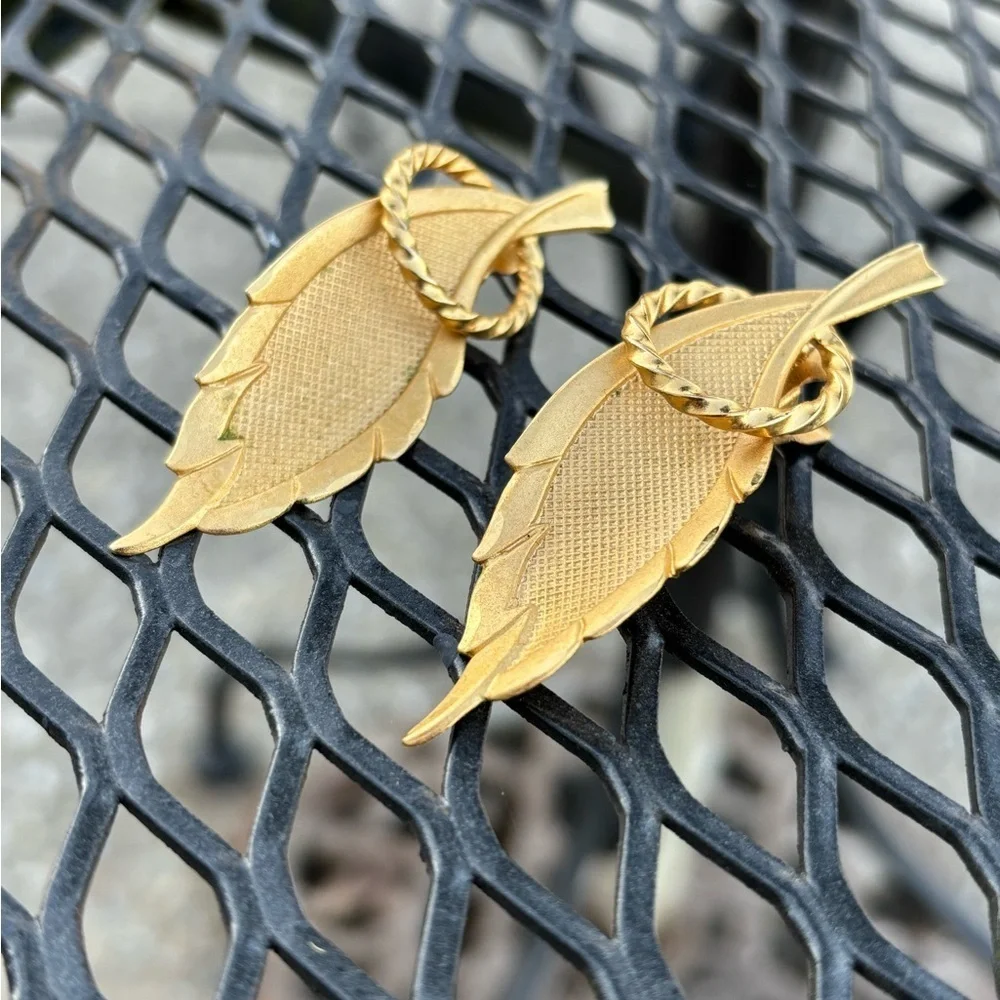 Vintage Hair Barrette Set of 2 Gold Metal Leaf Style Clip Hair Accessory